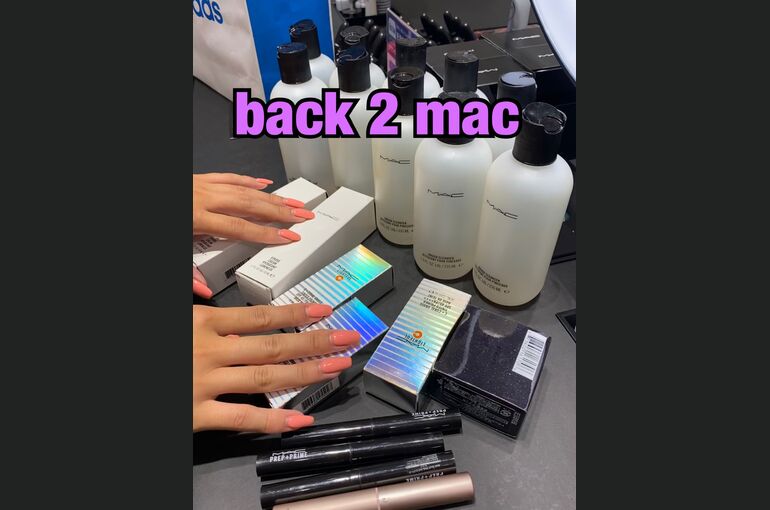 CBB005A1-6216-475A-B39D-A97A041CD55B